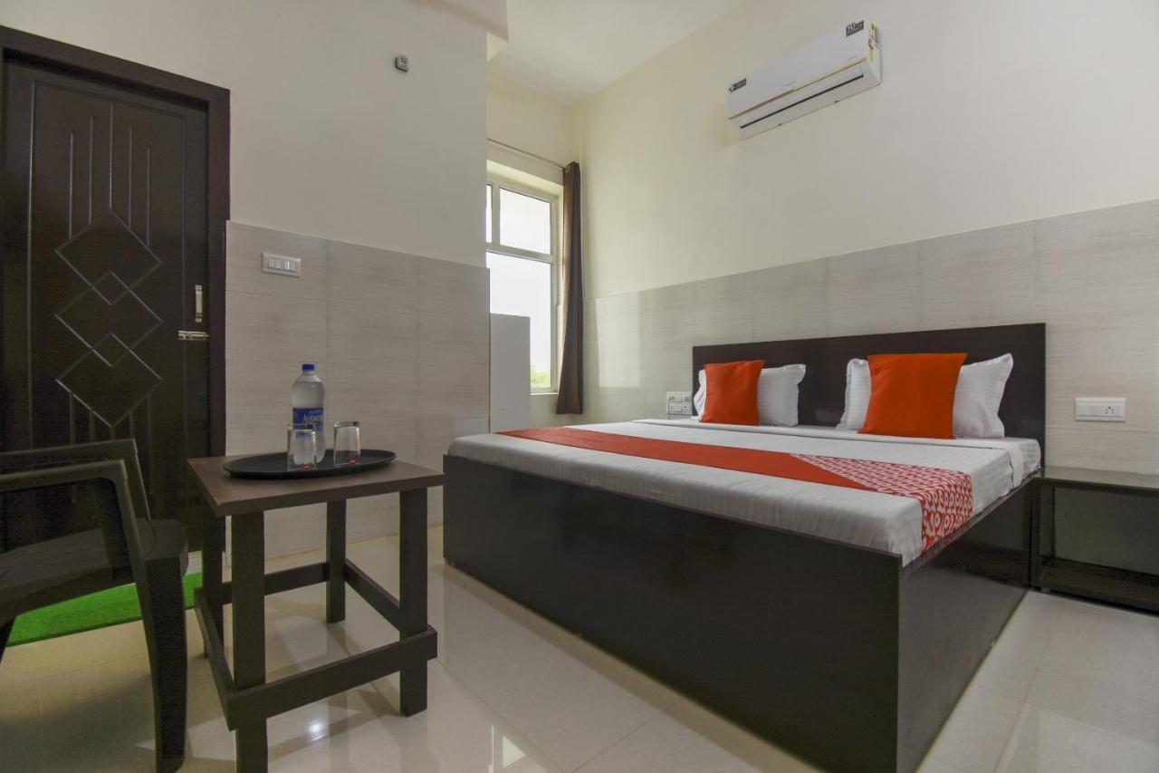 Flagship 75751 Hotel Surya Bahadrabad Zewnętrze zdjęcie